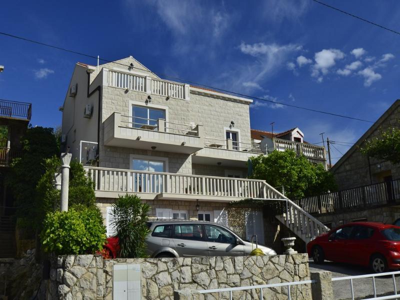 Dub Apartment